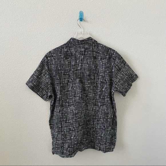 Michael Kors Black and White Printed Button Down Short Sleeve Shirt - Picture 5 of 5